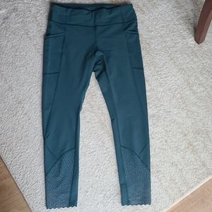 LULULEMON Legging w/ Calf Detail SIZE 8